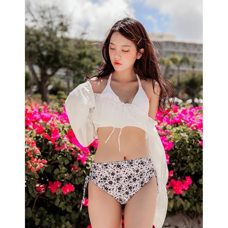 オフショルトップスが二の腕をフェミニンにカバービキニ3点セット(水着・ビキニ) | GRAXIA | 詳細画像8 