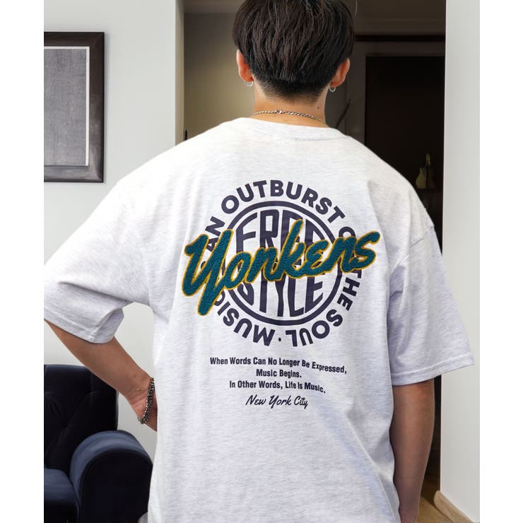 ホワイト-ロゴ | ルーズフィット グラフィック Tシャツ バックプリント | GROOVY STORE