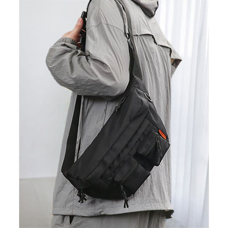 ブラック |  軽量 ドロスト付き ボディバッグ ウエストポーチ | GROOVY STORE