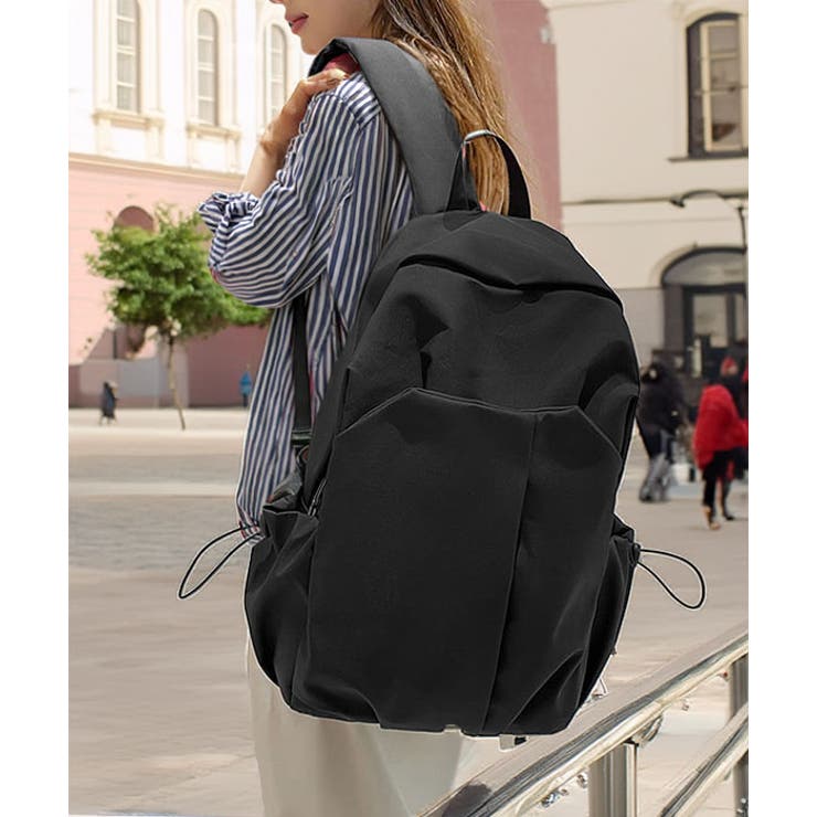 ブラック | 軽量バックパック 大容量 A4 PC収納 多ポケット リュックサック | GROOVY STORE