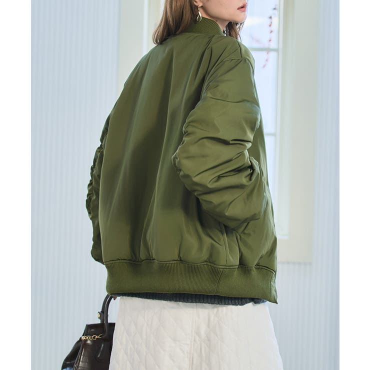 【値下中】A KIND OF GUISE MA-1ブルゾン アイボリー ESSAY 【値下げ】Essay 「J-4 DOUBLE ZIP MA-1」 デザイン