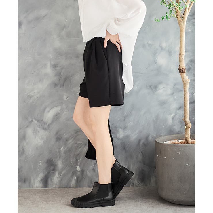 センタープレスツータックショートパンツ ショートパンツ