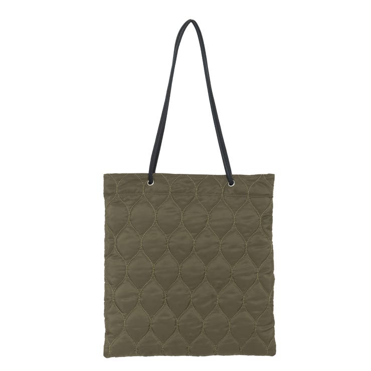 メインでもサブでもサマになる、気軽に使えるバッグ。キルティング