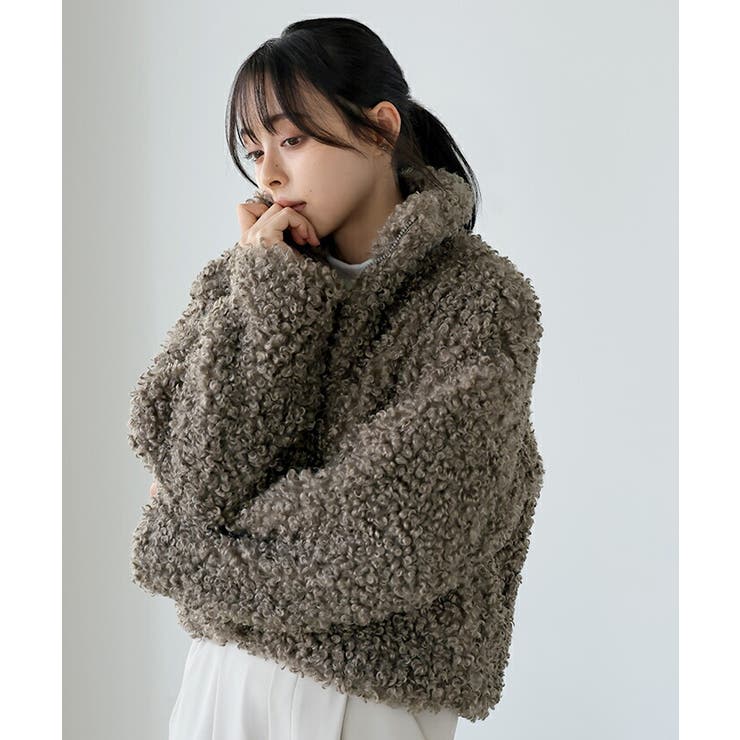 寒い日はモコモコに包まれたい。スタンドショートファージャケット