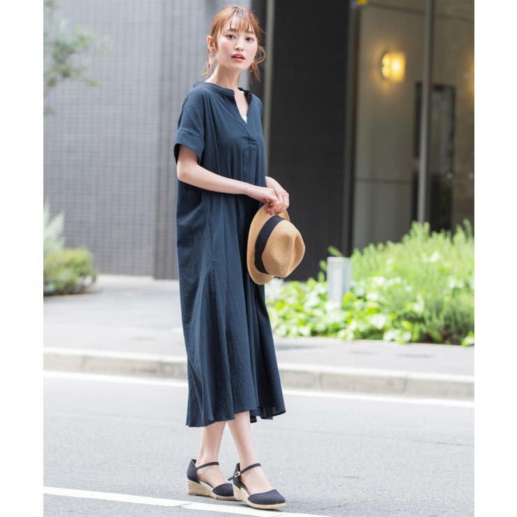 綿100％の優しい着心地。後ろボタンスキッパーシャツワンピース