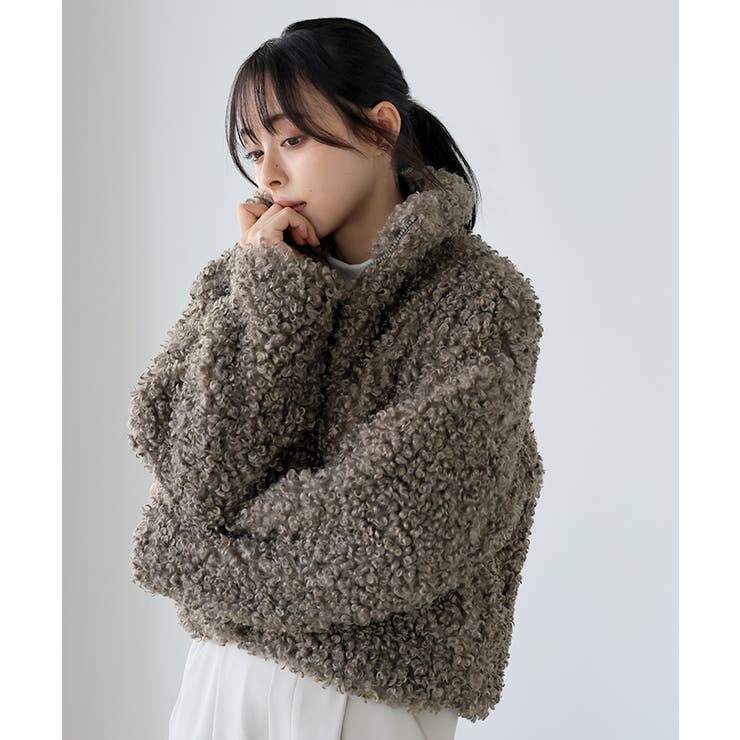 寒い日はモコモコに包まれたい。スタンドショートファージャケット