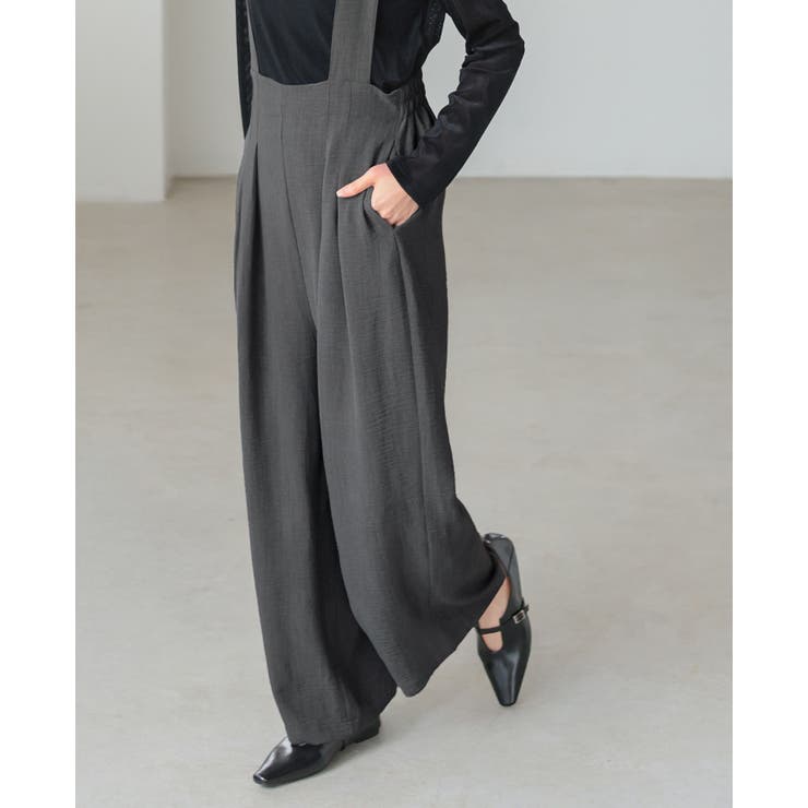 着るだけでサマになる大人アイテム。タックサロペットパンツ パンツ ワイドパンツ | HAPPY急便 by VERITA.JP | 詳細画像6 