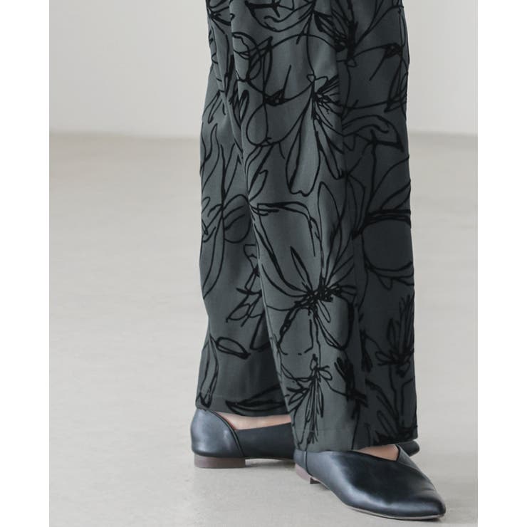 さりげなく華やぐ主役級パンツ。フロッキーフラワーワイドパンツ パンツ ワイドパン… | HAPPY急便 by VERITA.JP | 詳細画像8 