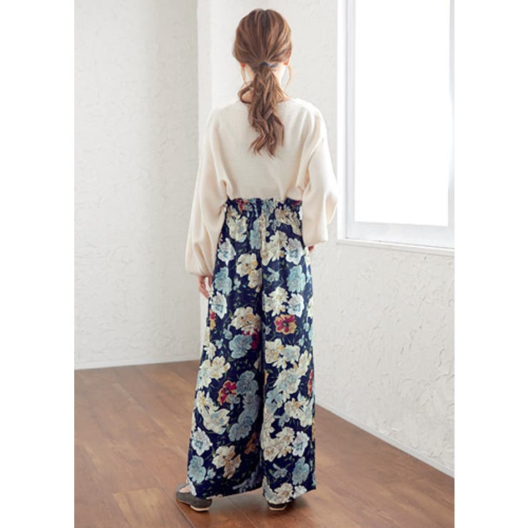 シンプルなコーデにひとつ！花柄 タックワイドパンツ パンツ