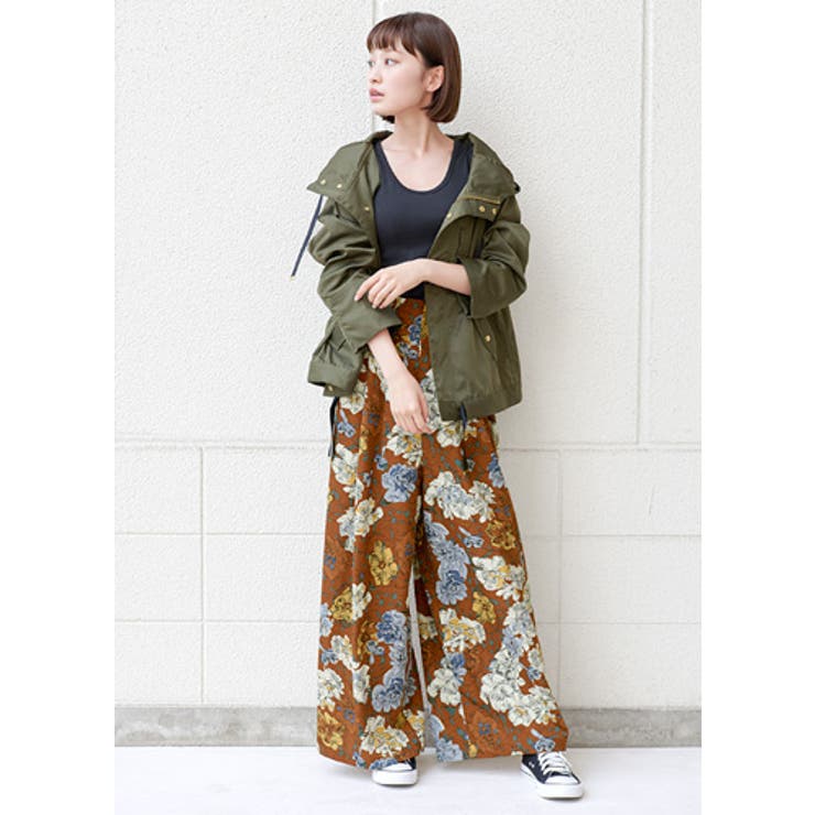 シンプルなコーデにひとつ！花柄 タックワイドパンツ パンツ