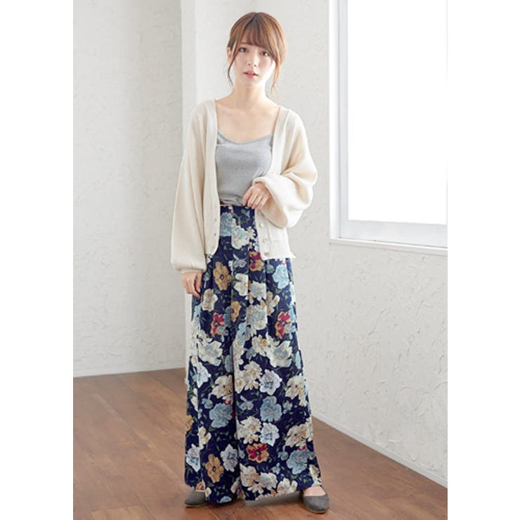 シンプルなコーデにひとつ！花柄 タックワイドパンツ パンツ