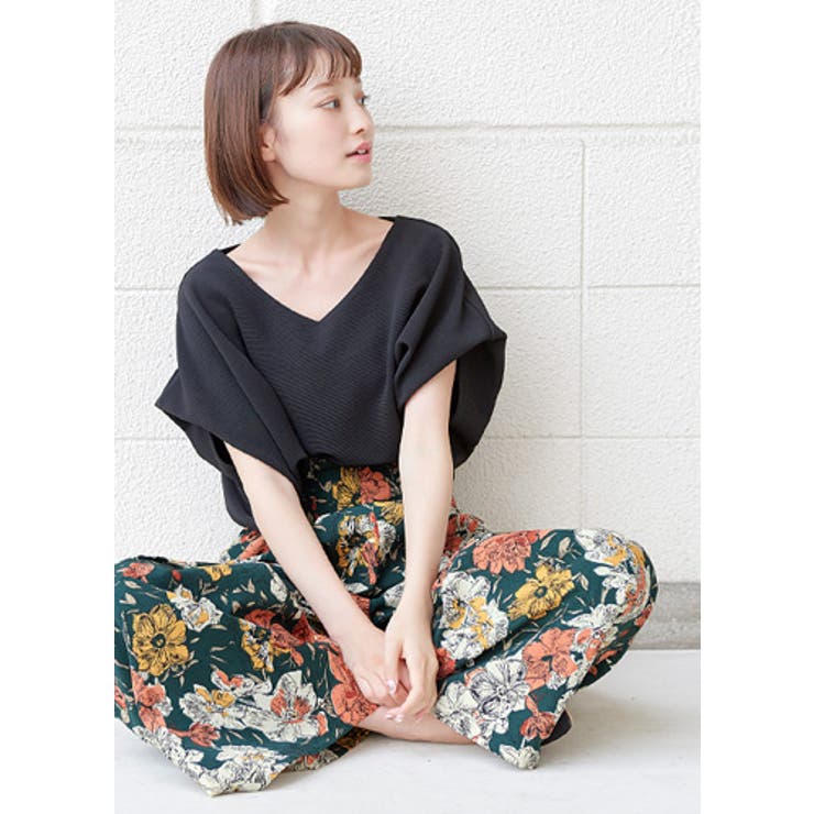 シンプルなコーデにひとつ！花柄 タックワイドパンツ パンツ