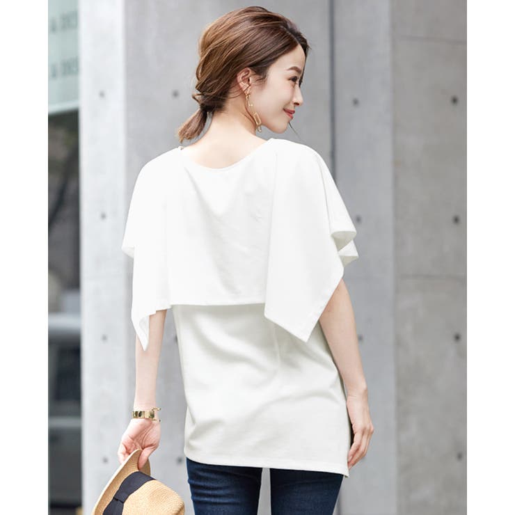 見る角度で印象が変わる。フレア袖変形トップス トップス プル