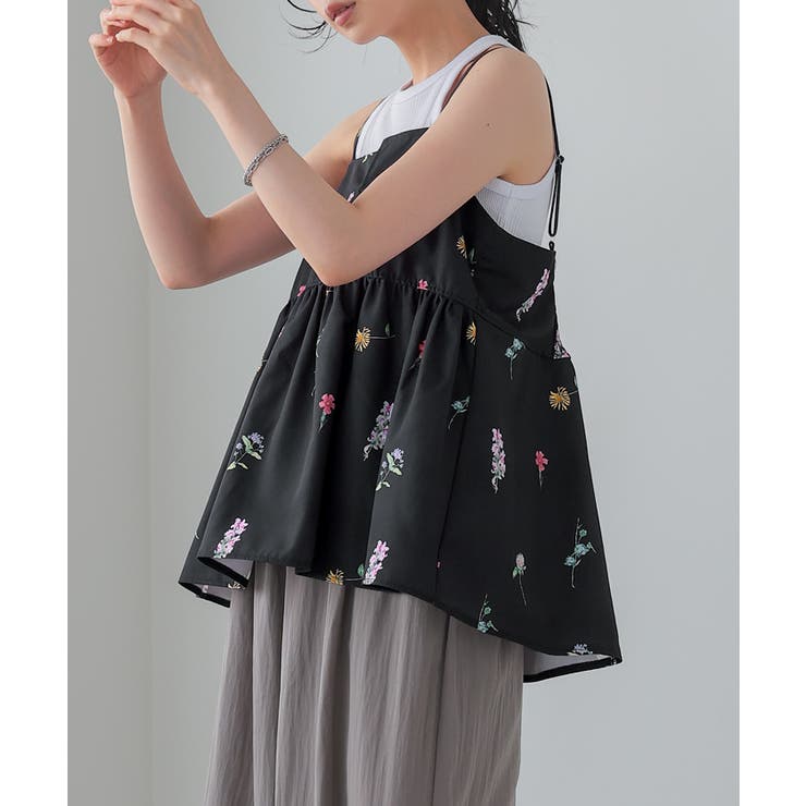 色とりどりの花を咲かせました。フラワープリントキャミソール