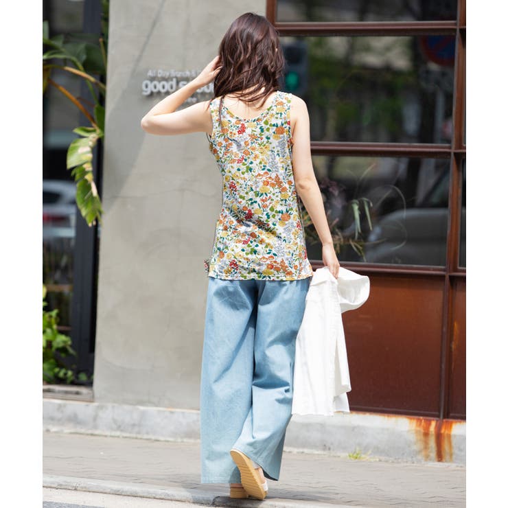 鮮やかな花たち。2way 花柄タンクトップ タンクトップ[品番