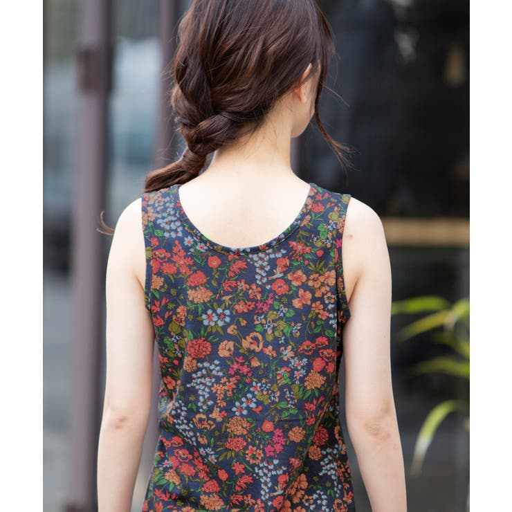 鮮やかな花たち。2way 花柄タンクトップ タンクトップ[品番
