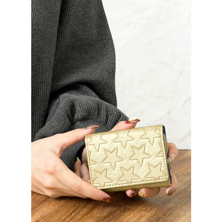 星柄なのに大人っぽい。星型押しミニ財布 財布 三つ折り財布