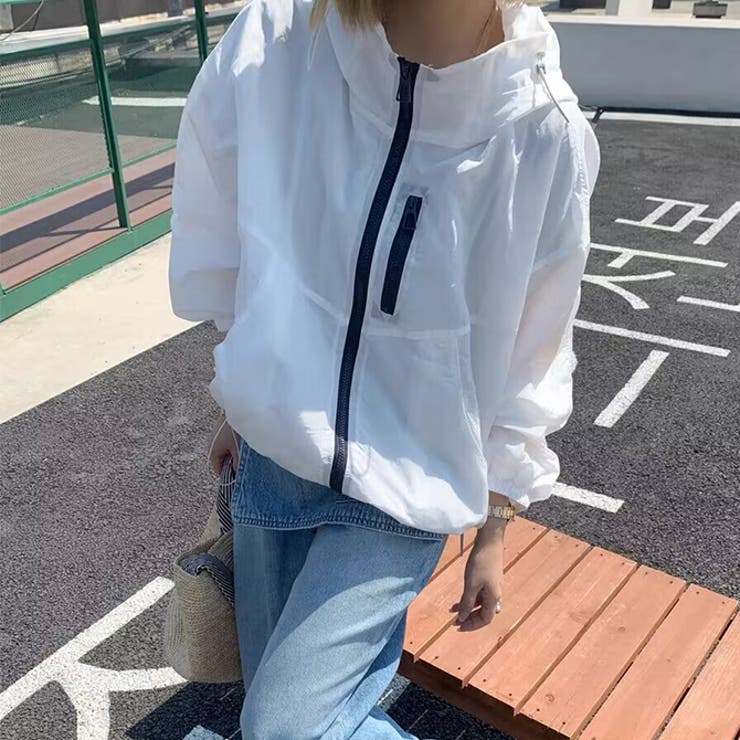 ホワイト