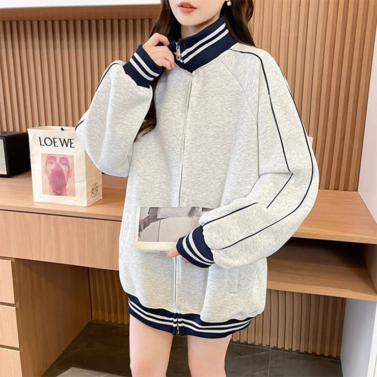 グレー | ライン入りジップアップデザイントレーナー | WITCH