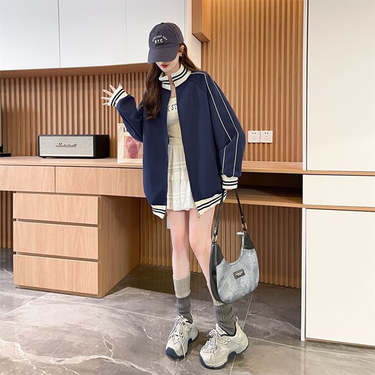 ライン入りジップアップデザイントレーナー | WITCH | 詳細画像2 