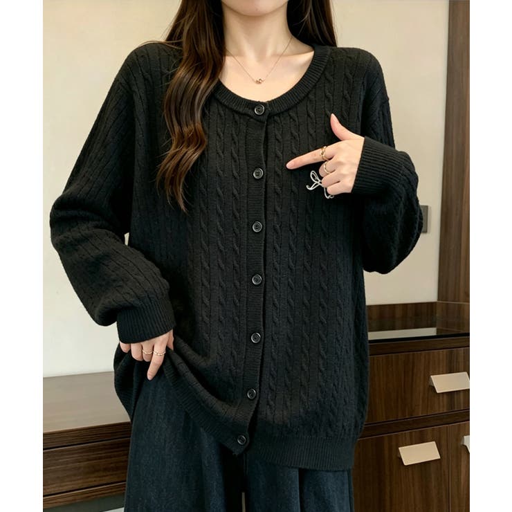 ブラック | ケーブル編みのクルーネックニットカーディガン | WITCH