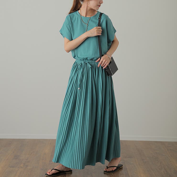 アクア(Uネック) | ワンピース Tシャツ ロングワンピ プリーツ Tシャツワンピ 二の腕カバー U | HUG.U