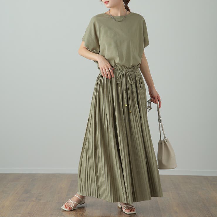 ペールカーキ(Uネック) | ワンピース Tシャツ ロングワンピ プリーツ Tシャツワンピ 二の腕カバー U | HUG.U
