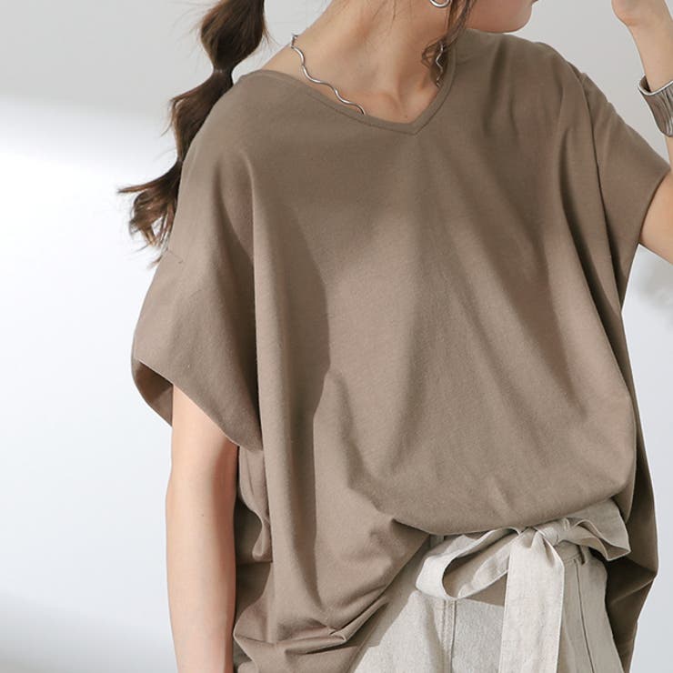 モカ(Vネック) | Tシャツ レディース 二の腕カバー | HUG.U