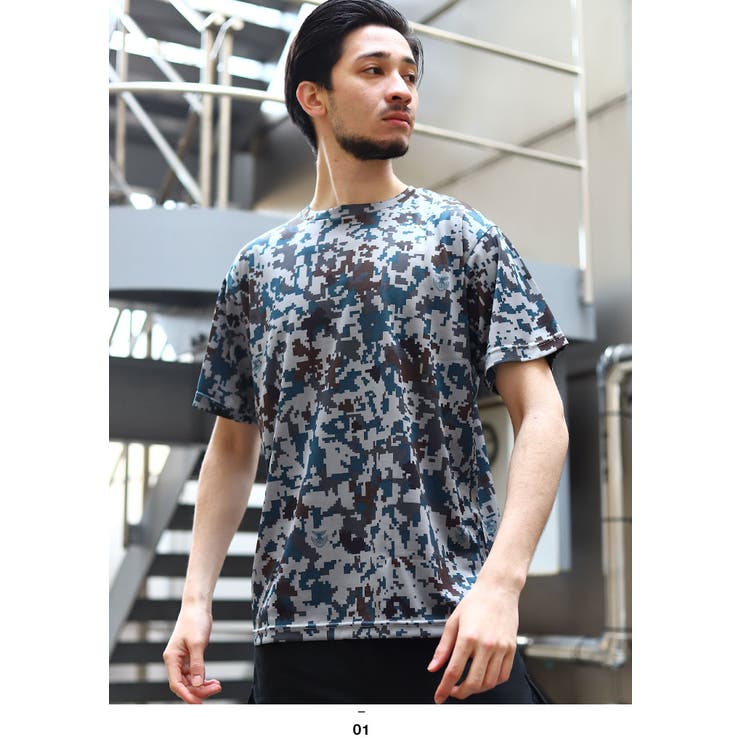 空自迷彩柄(防衛省航空自衛隊グッズ)のTシャツ(迷彩/PX品）モデル着用画像