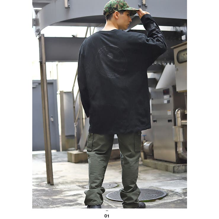 PX売店限定商品(防衛省自衛隊グッズ)のロンT(長袖Tシャツ)モデル着用画像4