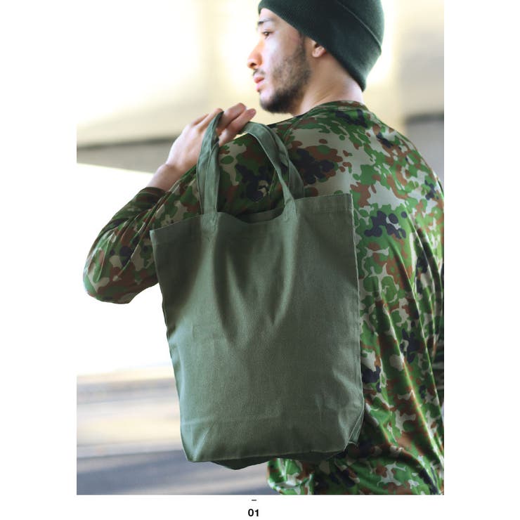 OD色(防衛省陸上自衛隊グッズ)のトートバッグ(バッグ)モデル着用画像2