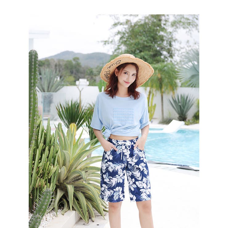 【boohoo】ミドル丈 リーフ柄 スイム ショートパンツ 水着 Amazon | レディース 水着 ショートパンツ ボタニカル 柄 サーフ