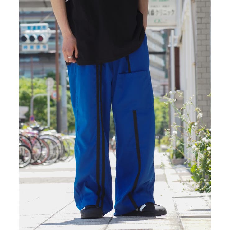 ブルー