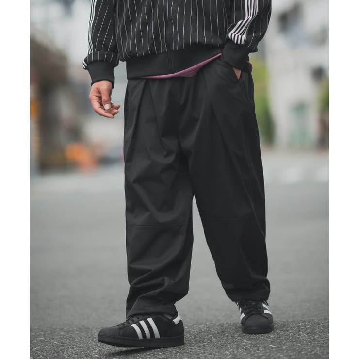 ブラック