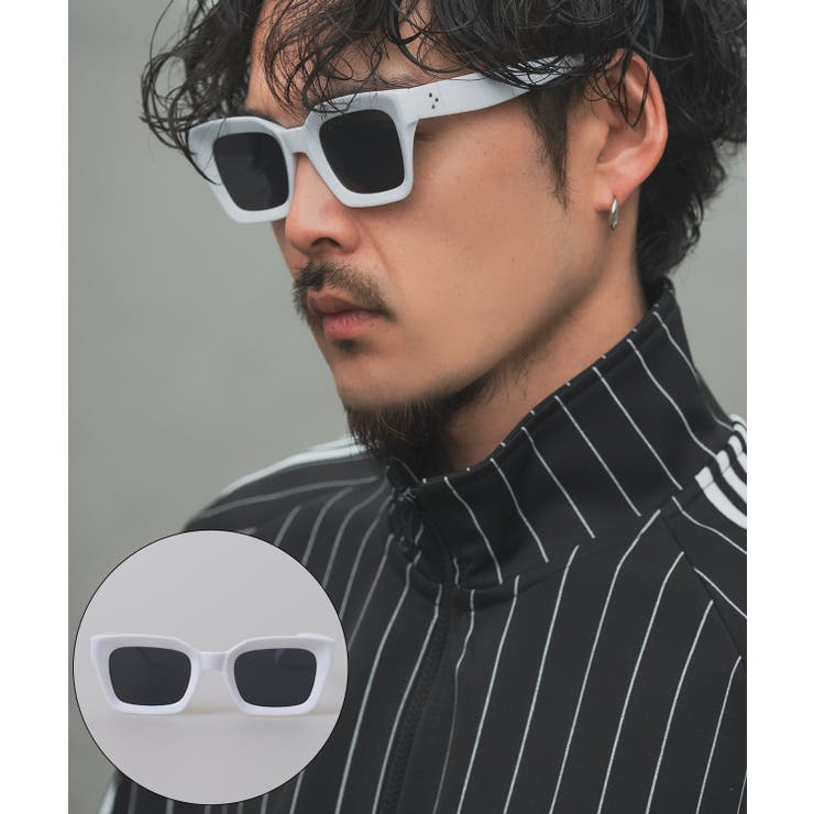 ９