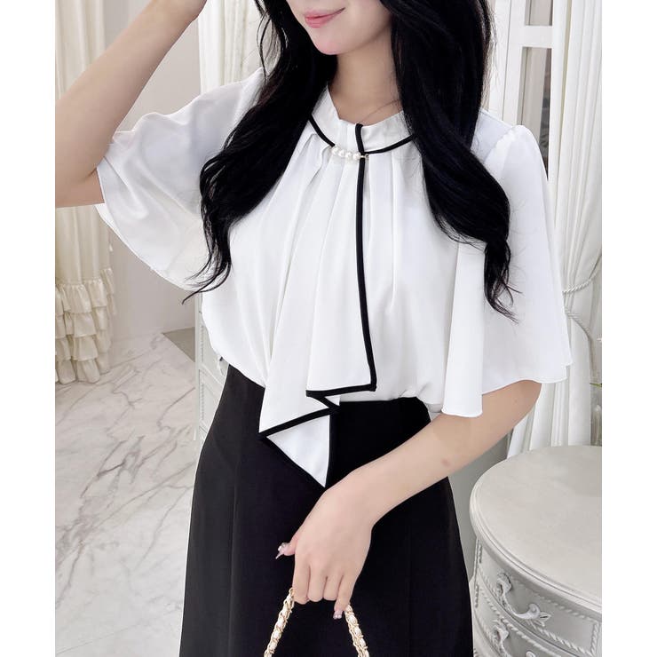 オフホワイト/クロ | パールピン付トロミフレアスリーブブラウス | INGNI 