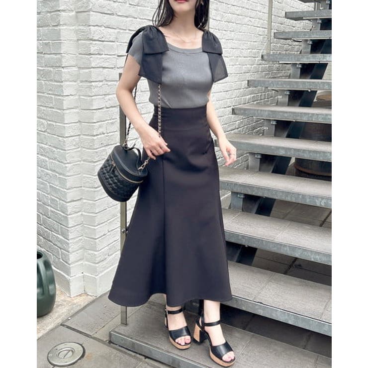 ベージュ 片方肩出し リボンデザイン ドレス WILLSELECTION（ウィルセレクション） ドレス フラワー刺繍肩リボン