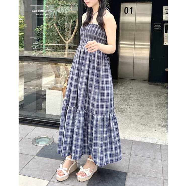 ホルターネックチェック柄シャーリングワンピース[品番