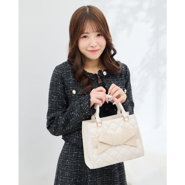 オフホワイト | リボン付キルティングスクエアバッグ | INGNI 