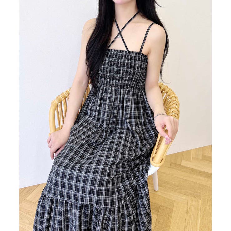 ホルターネックチェック柄シャーリングワンピース[品番