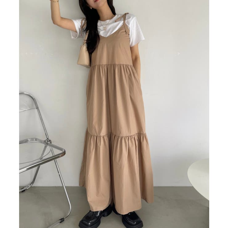 ベージュ