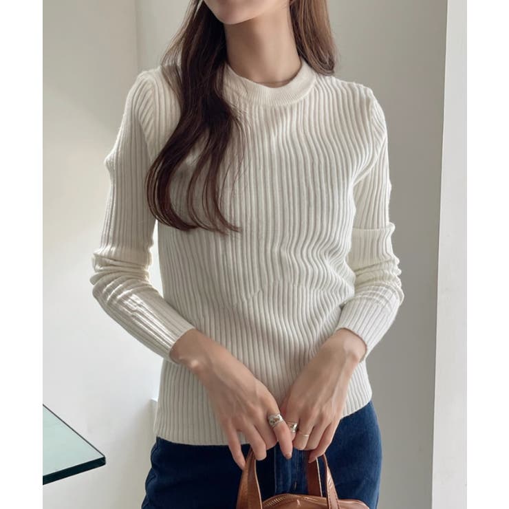 ホワイト | ランダムリブ デザイン クルーネック コンパクト ニット | Ada.