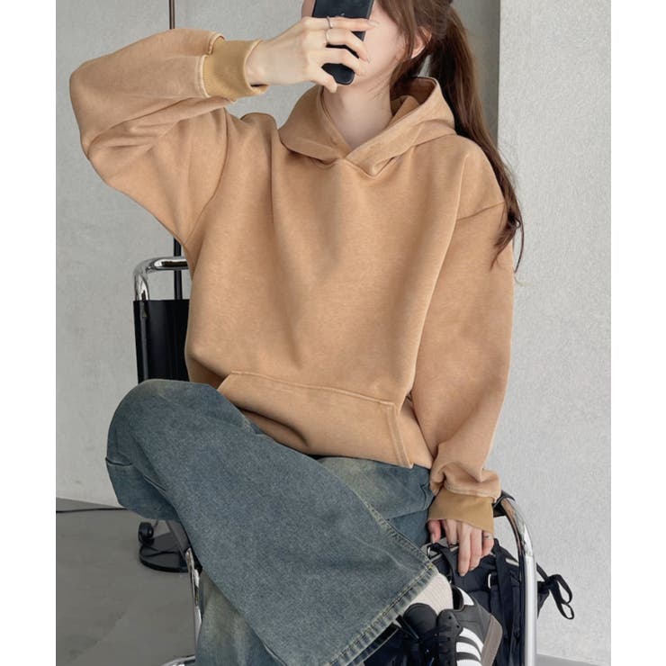ベージュ