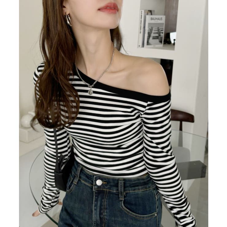 ブラック×ホワイト | ワンショル デザイン クロップド 長袖 カットソー | Ada.