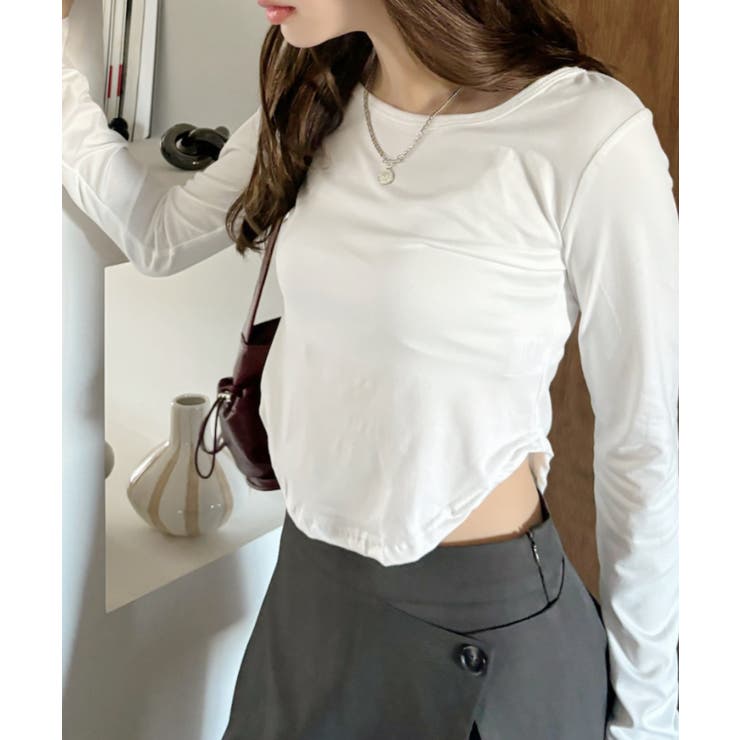 ホワイト | Uネック サイドギャザー シンプル長袖 Tシャツ | Ada.
