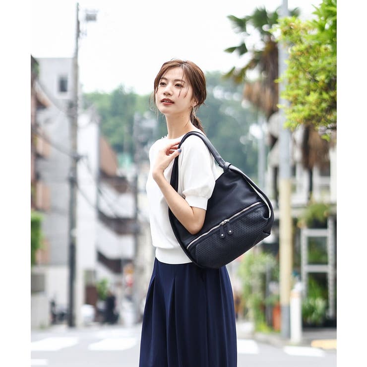 2WAY/人気の定番BAG]パンチングデザイン変形ミニトートバッグ