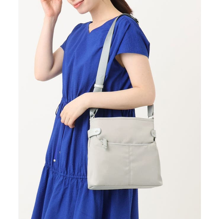 グレー×シルバー | [撥水/500g以下の軽量]アクセントレザースクエアショルダーバッグ | MK MICHEL KLEIN BAG