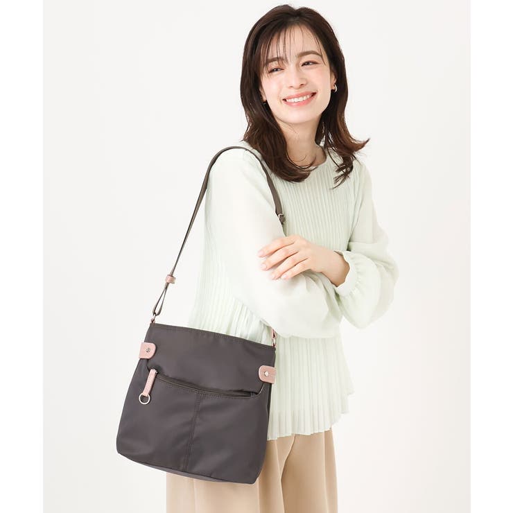 [撥水/軽量]アクセントレザースクエアショルダーバッグ | MK MICHEL KLEIN BAG | 詳細画像1 