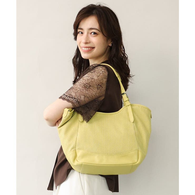 イエロー | [2WAY/500g以下の軽量]ベルトデザインパンチングトート | MK MICHEL KLEIN BAG