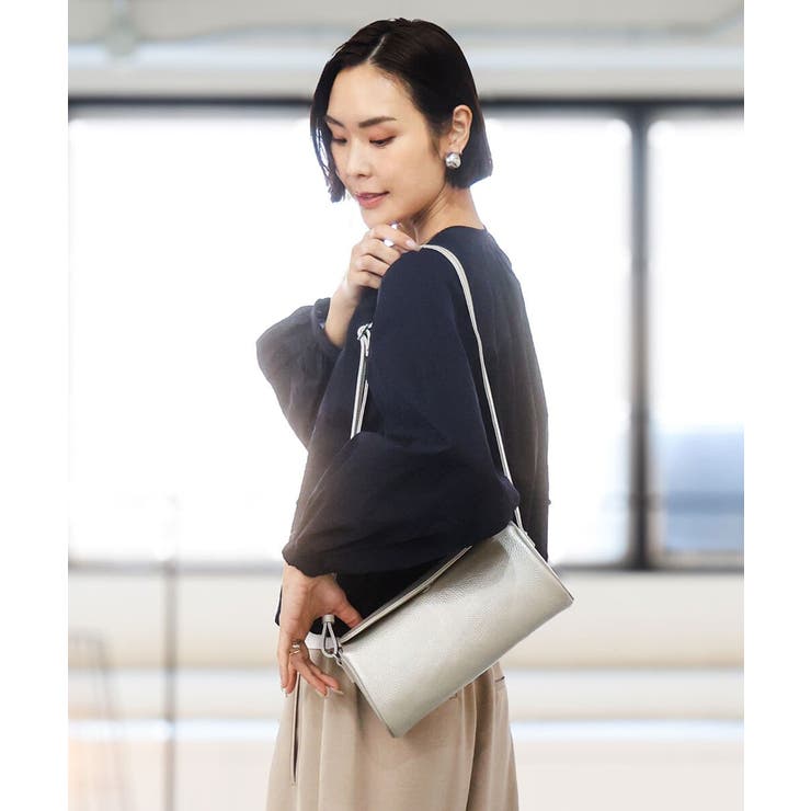 シルバー | [300g以下の軽量]カウレザーシリンダーバッグ | MK MICHEL KLEIN BAG